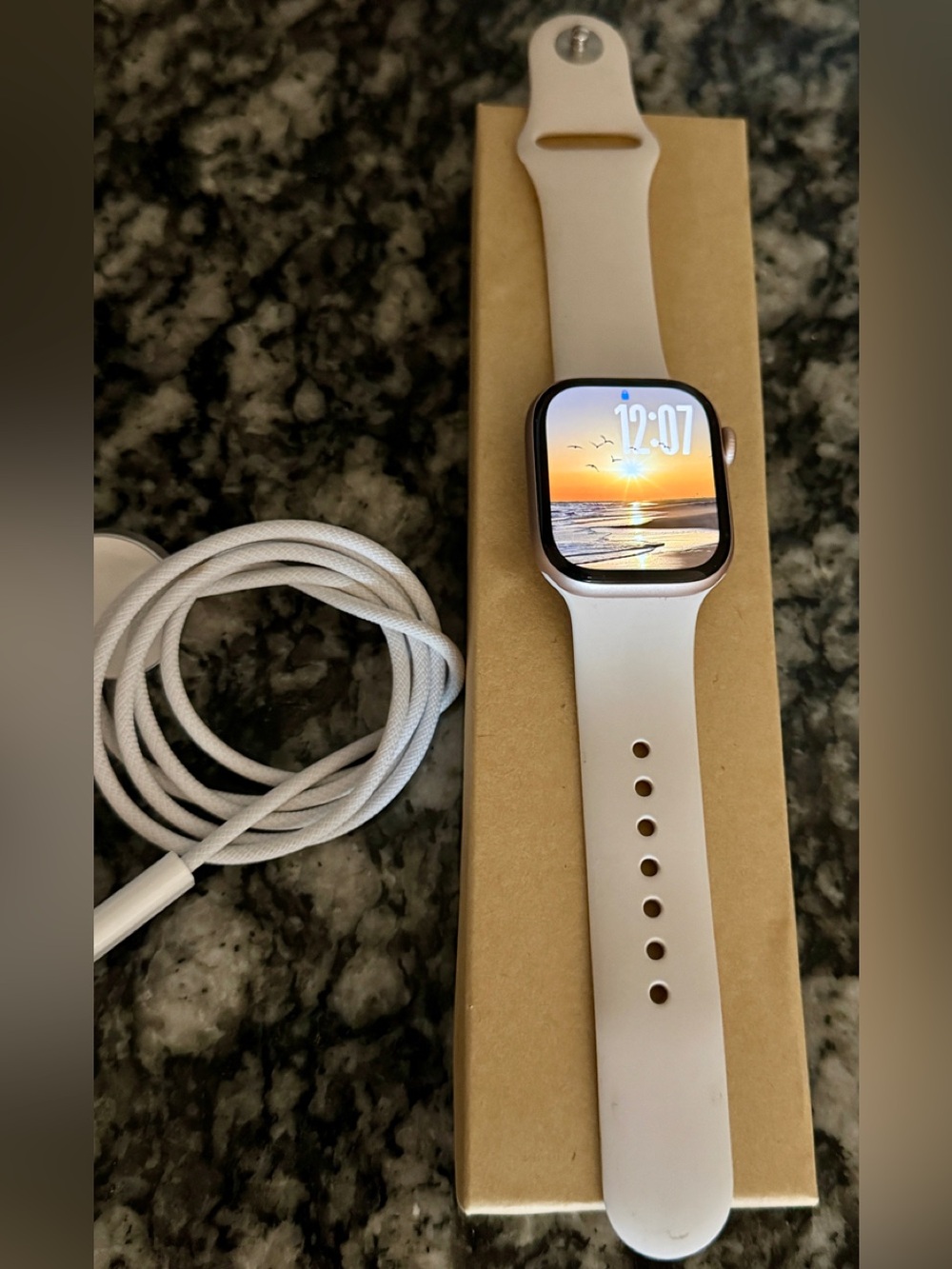Apple Watch SERIES 10 Rose Gold  GPS 42 MM Aluminum Case with White Sport band